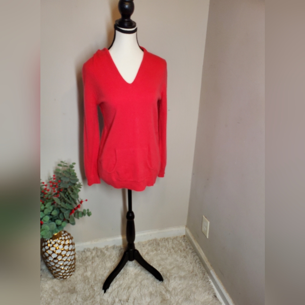 Lord & Taylor Women's Cashmere Red V-Neck Sweater Size L